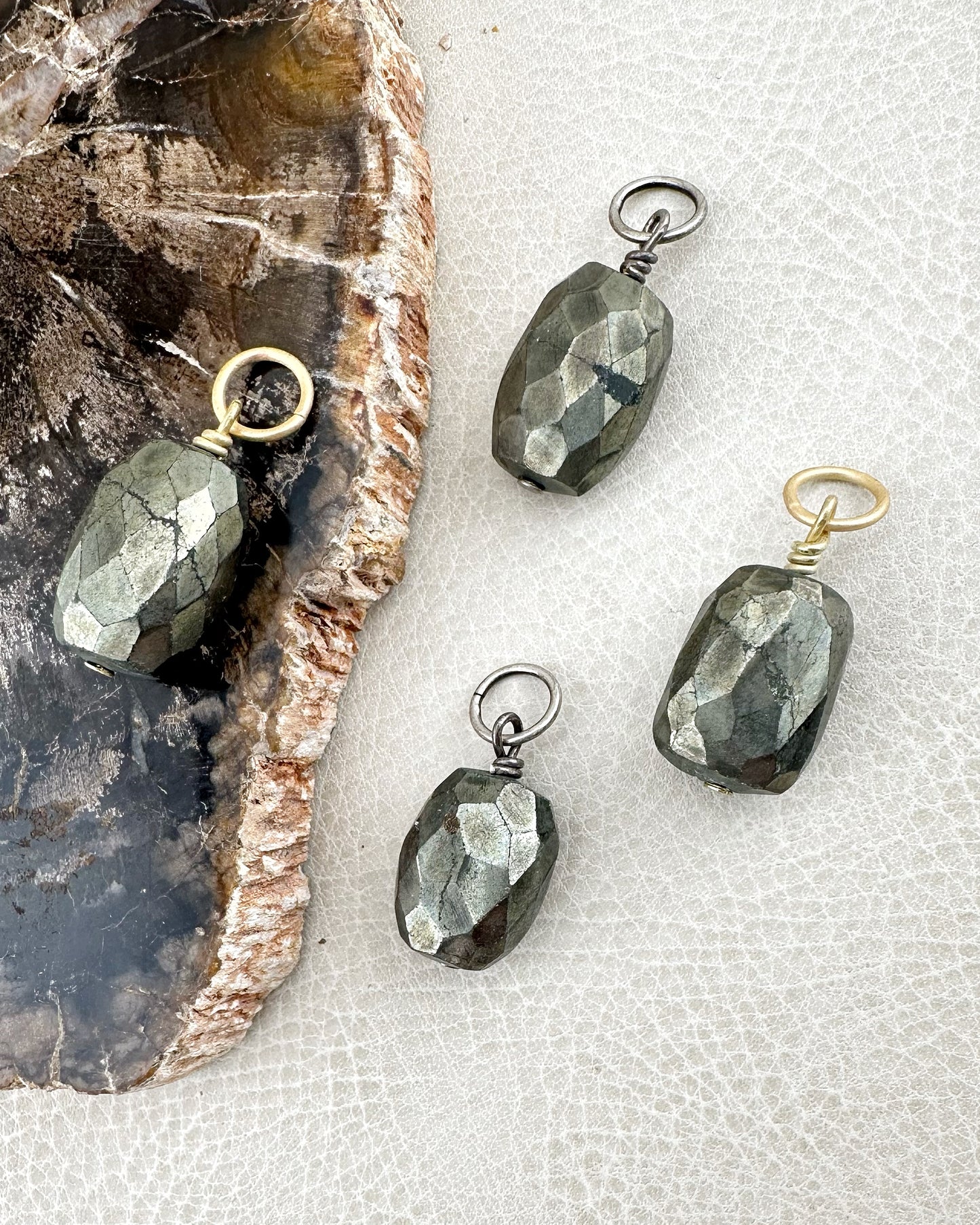 Pyrite Oval (M)