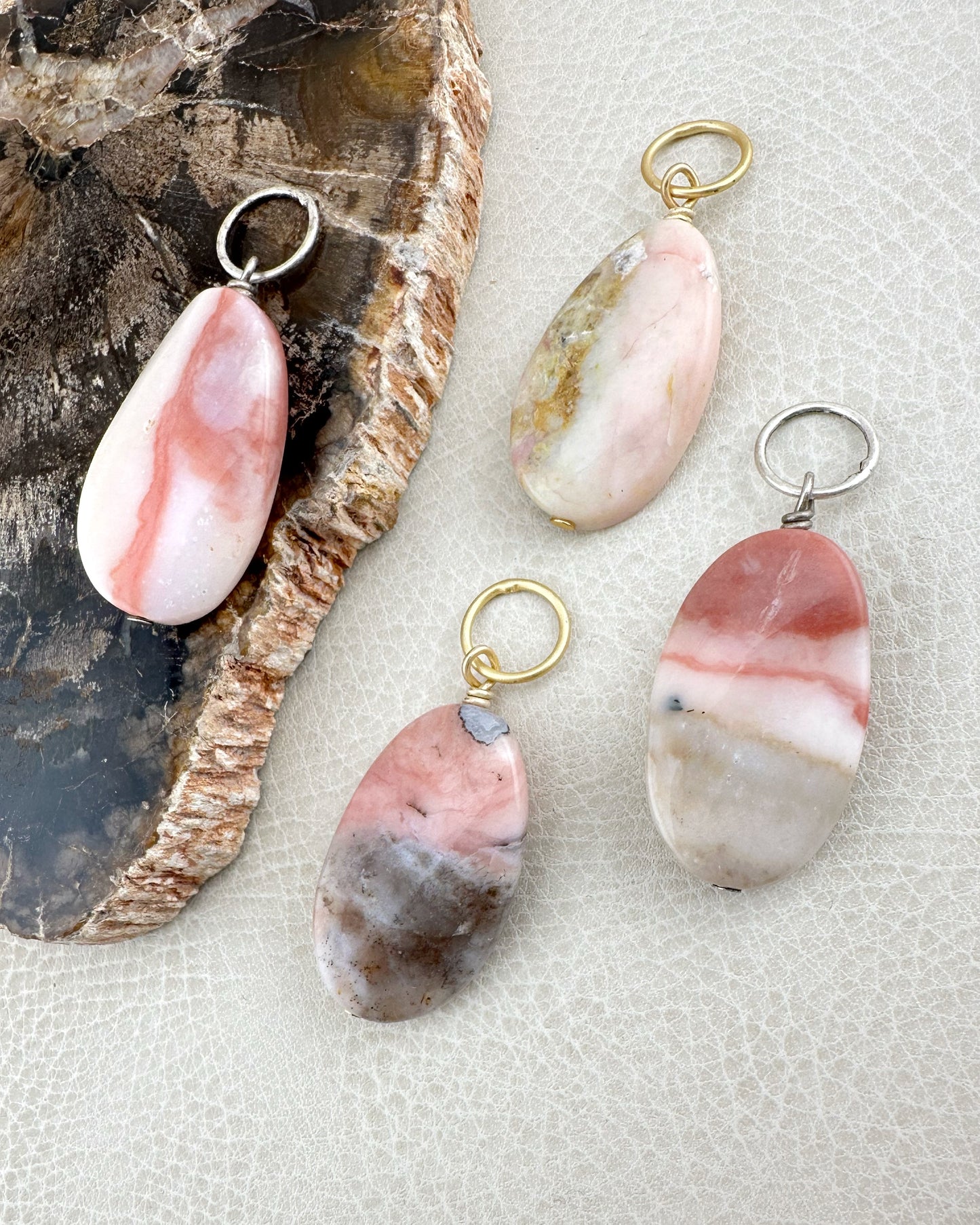 Pink Opal Oval (L)