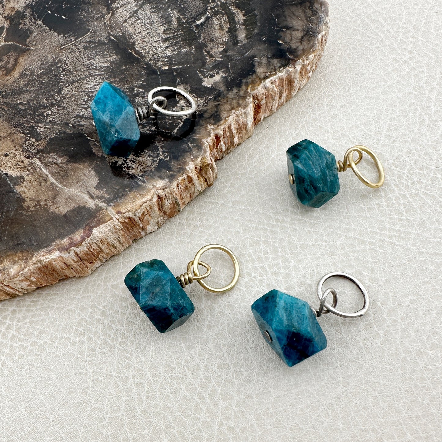 Apatite (M)