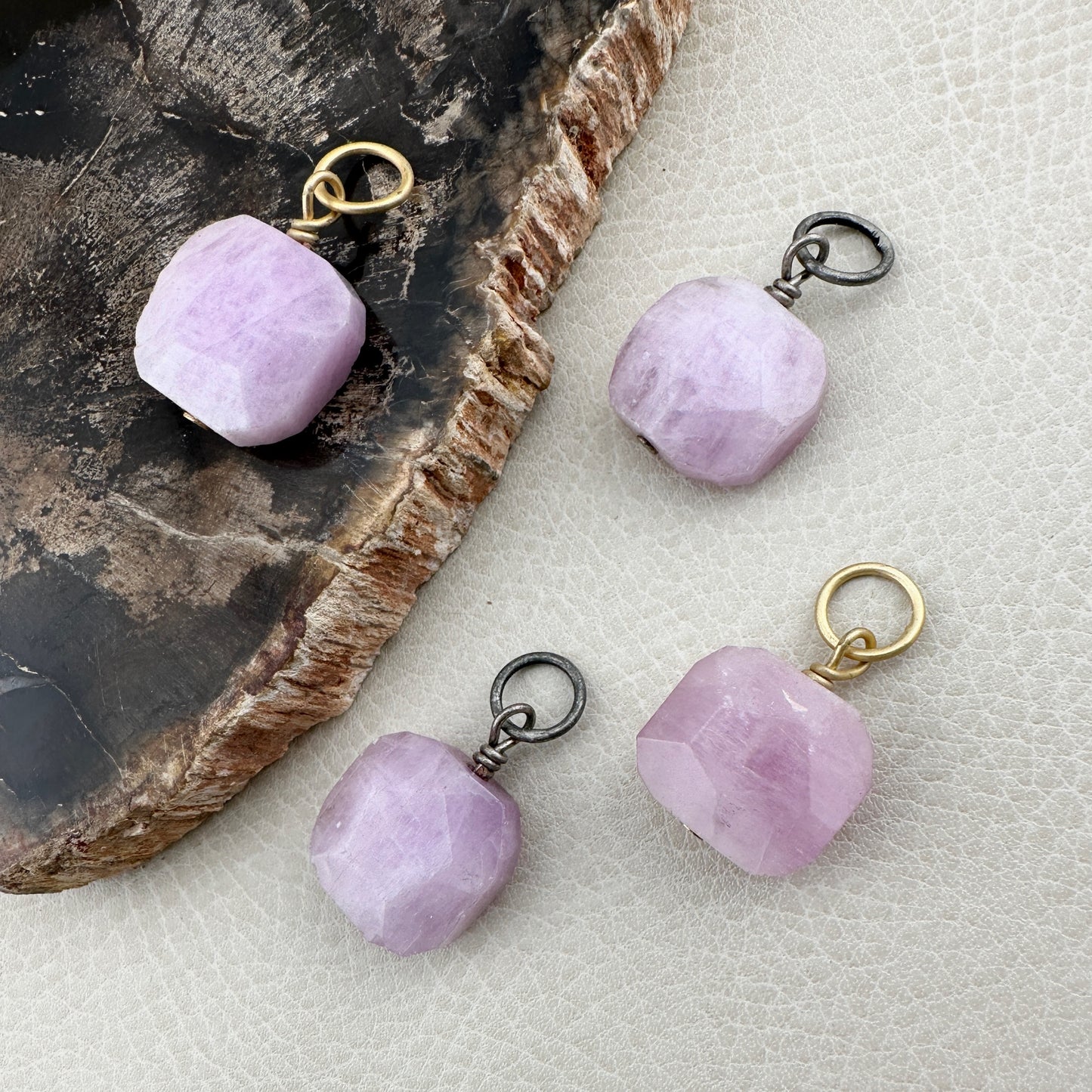 Kunzite Square (M)