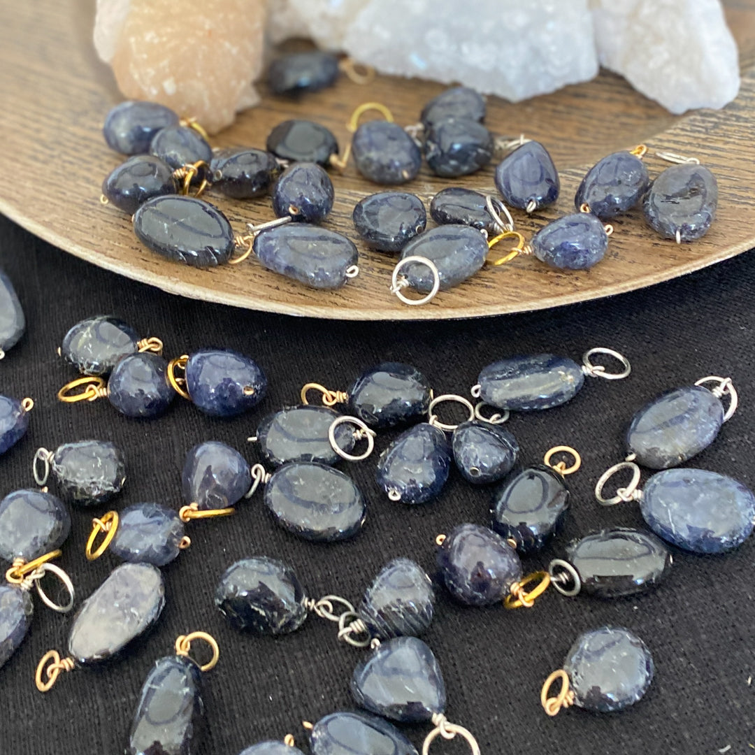 Iolite Nugget (M)