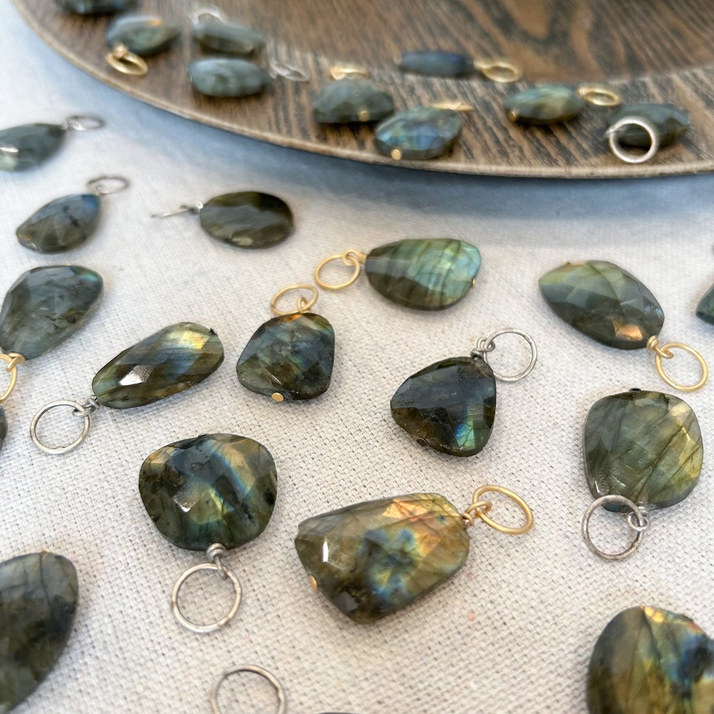 Labradorite (L)