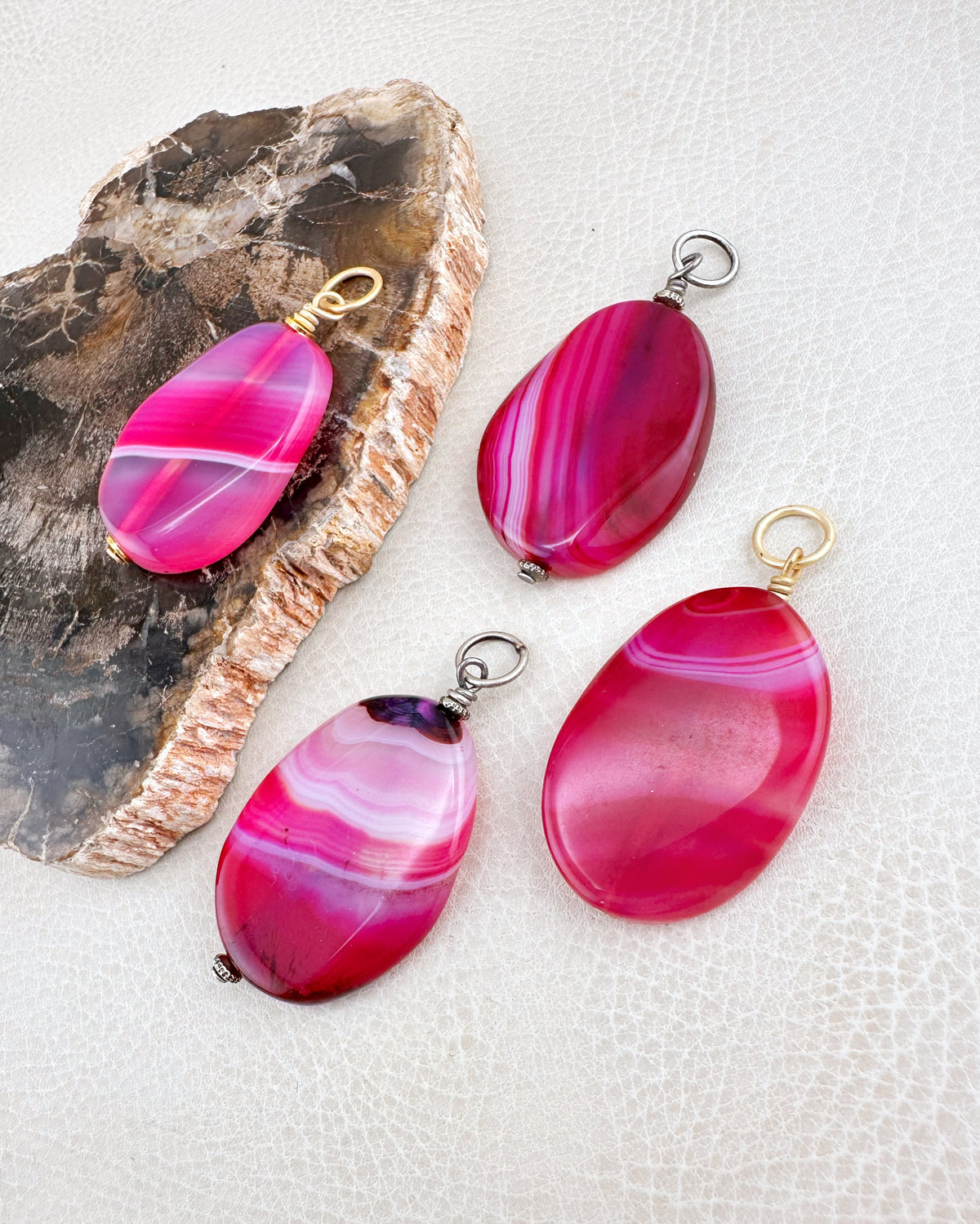 Fuchsia Agate (L)