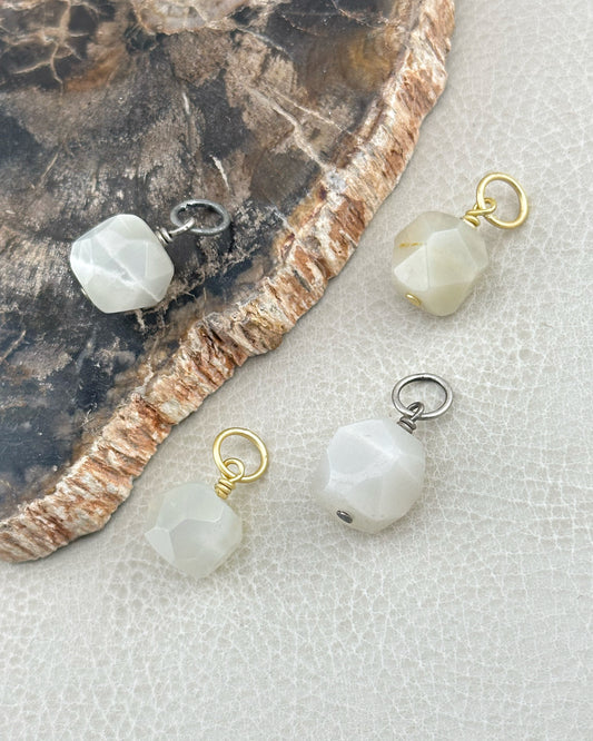 Moonstone around (s)