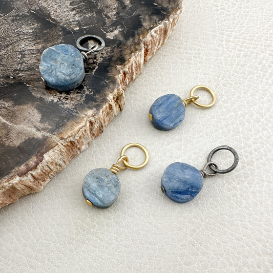 Kyanite Circle Pendant (S)